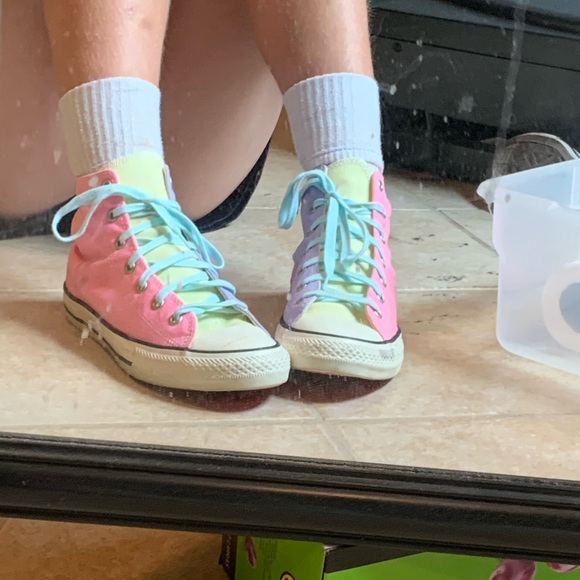 pastel converse platform